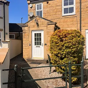 https://castle-cottage-harrogate.yorkshirehotels.net